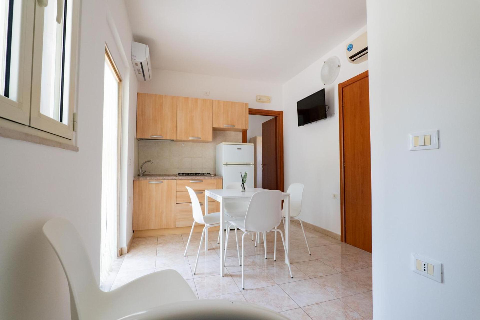 Residence Lido Dei Pini Матината Екстериор снимка
