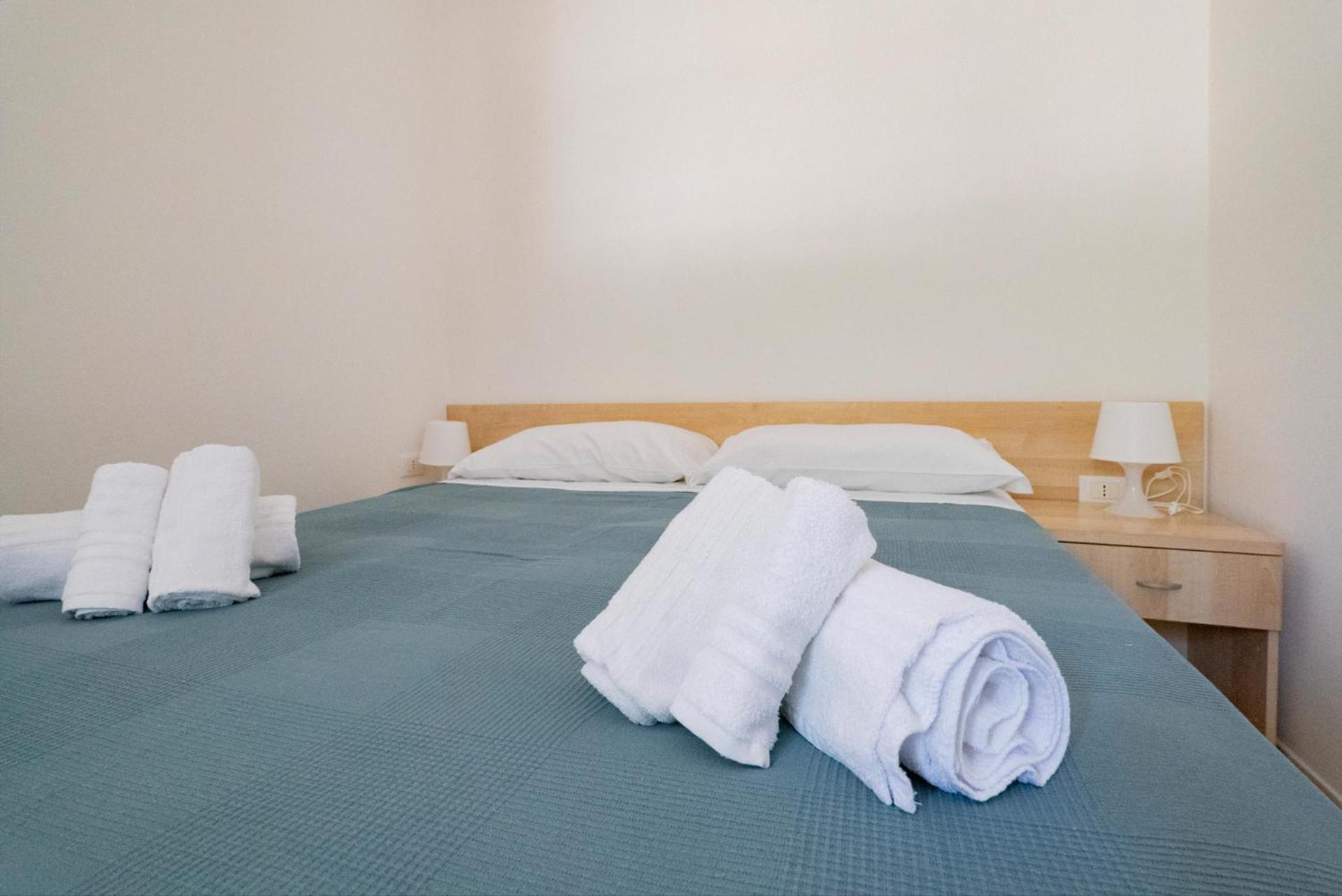 Residence Lido Dei Pini Матината Екстериор снимка
