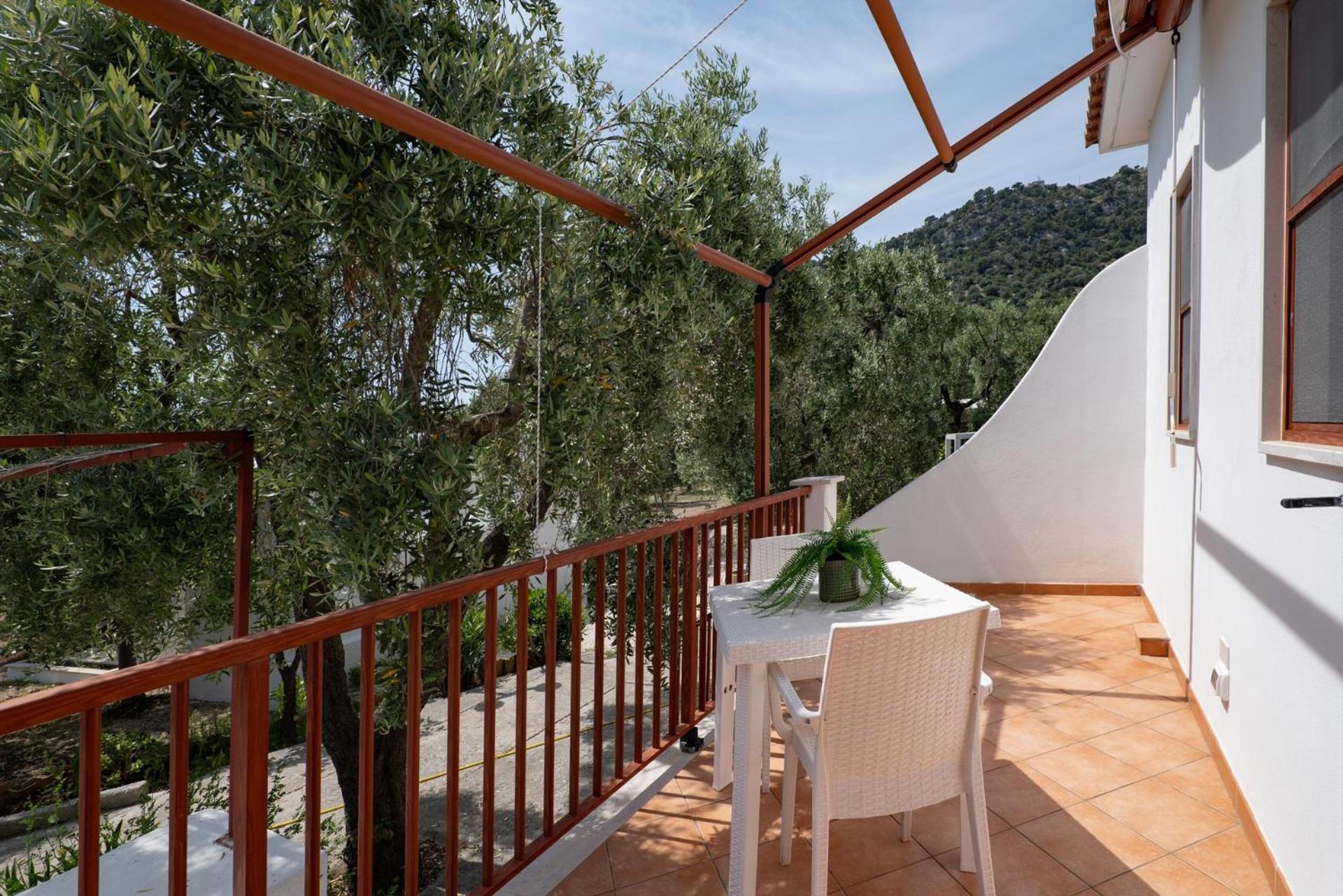 Residence Lido Dei Pini Матината Екстериор снимка